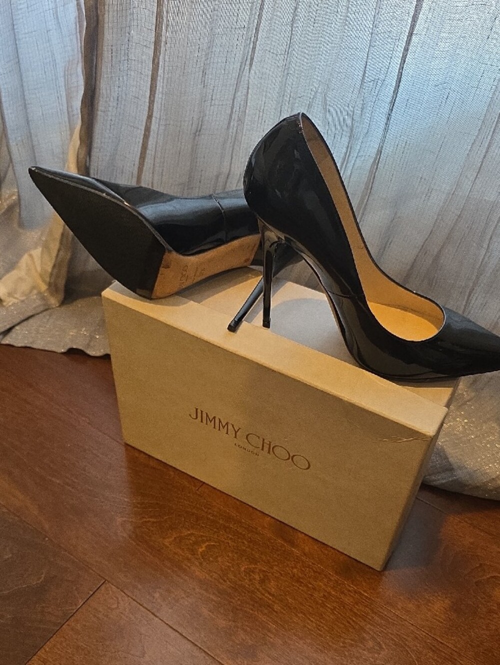 Jimmy Choo Anouk - Picture 4 of 5